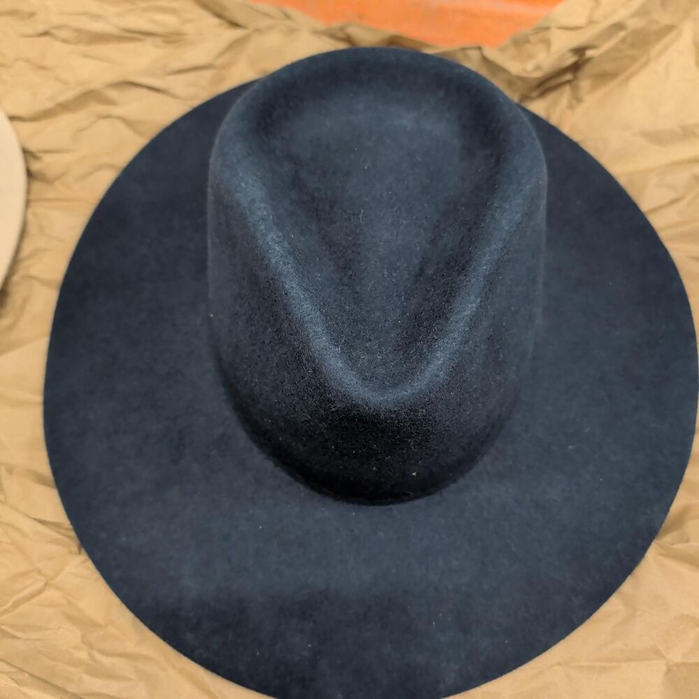 Twister Women's Black and Navy Hat